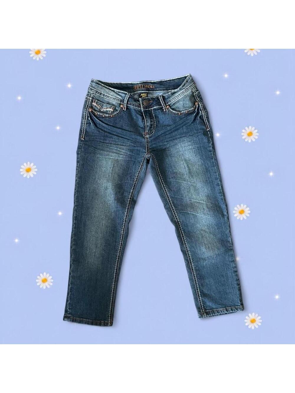 Vintage Y2K APII low rise studded capri jeans 💙 Size 7/8